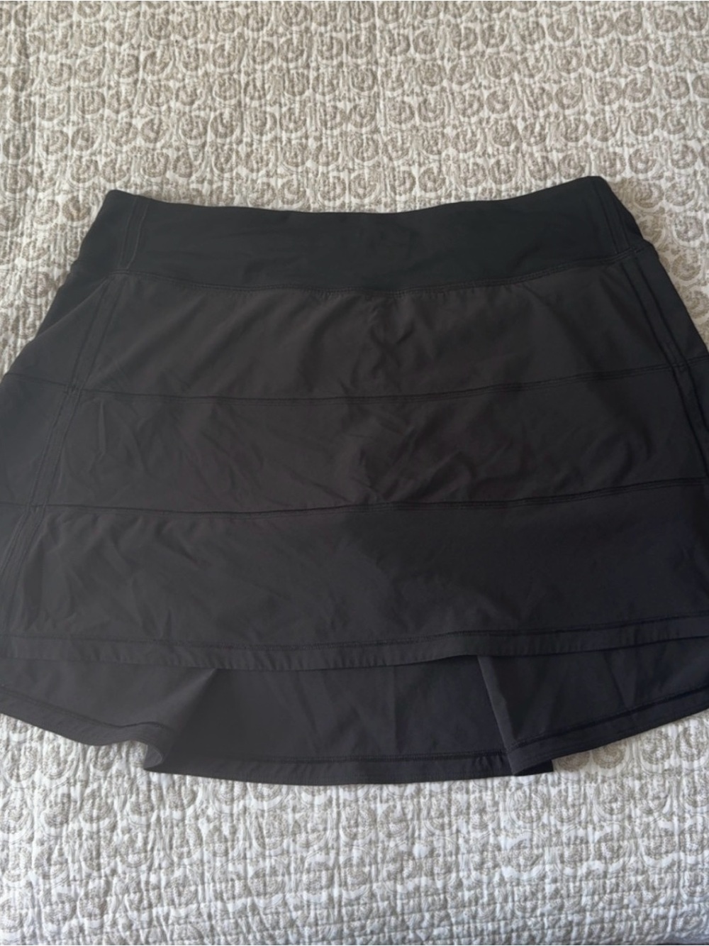 Lululemon pace rival mid-rise skirt